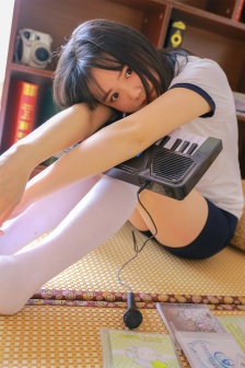 当着太子的面皇帝宠幸了太子妃